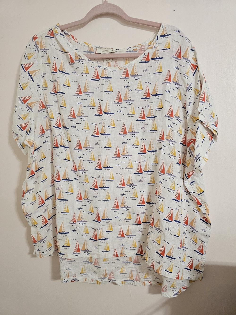 Cynthia Rowley 2X White Tunic with Red, Yellow & Blue Sailboat Print 100% Linen